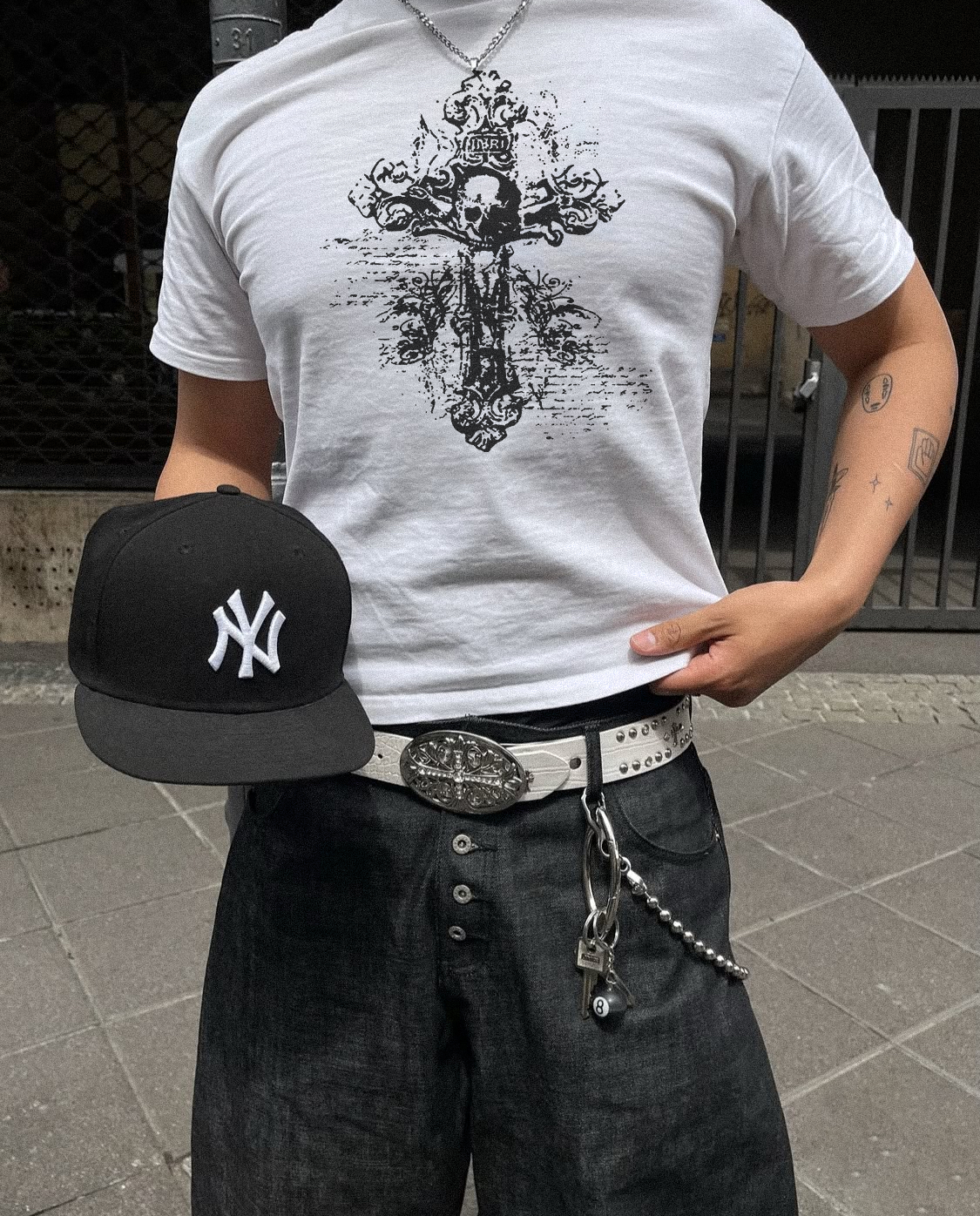 Cross Tee